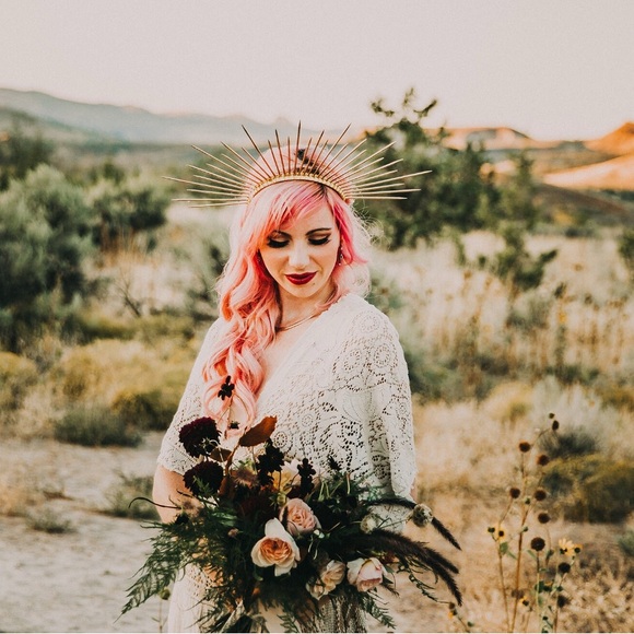 Gold Halo Crown Headpiece - Picture 2 of 6